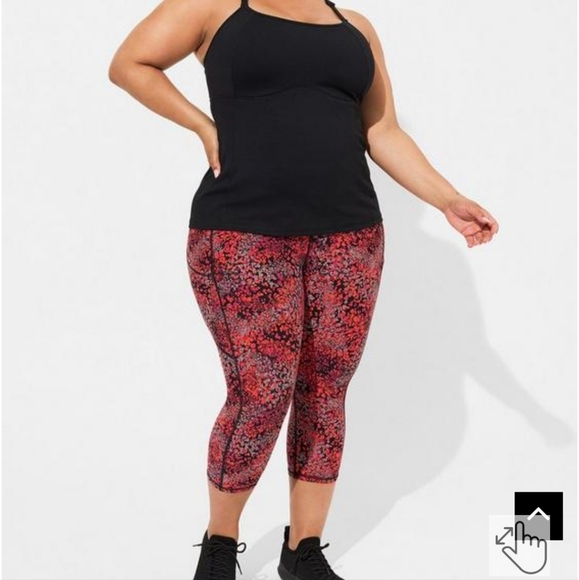 Torrid Performance Core Capri Active Legging With Side Pockets - Picture 3 of 5